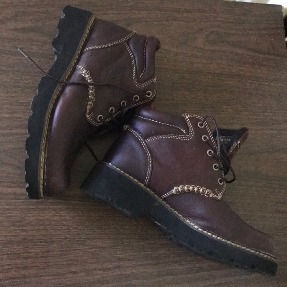 4LR Ariat Advenced Cushioning boots Sz 7.5B